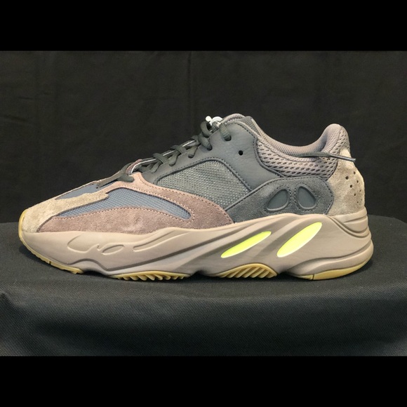 ADIDAS Yeezy 700 “Muave” BRAND NEW - Picture 7 of 8
